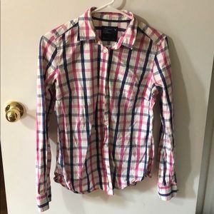Women’s AE button up
